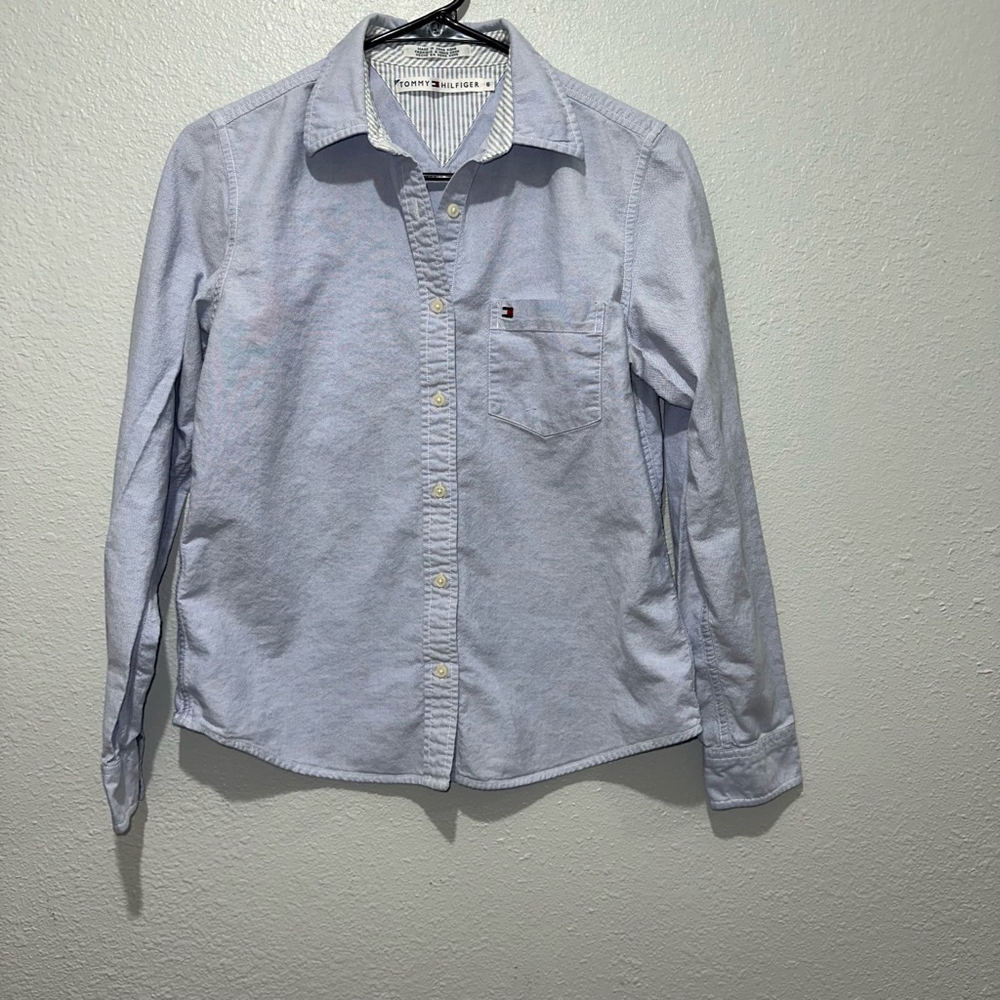 Women's Tommy Hilfiger Button Down Dress Shirt, Size 6, Light Blue Stripes 2001